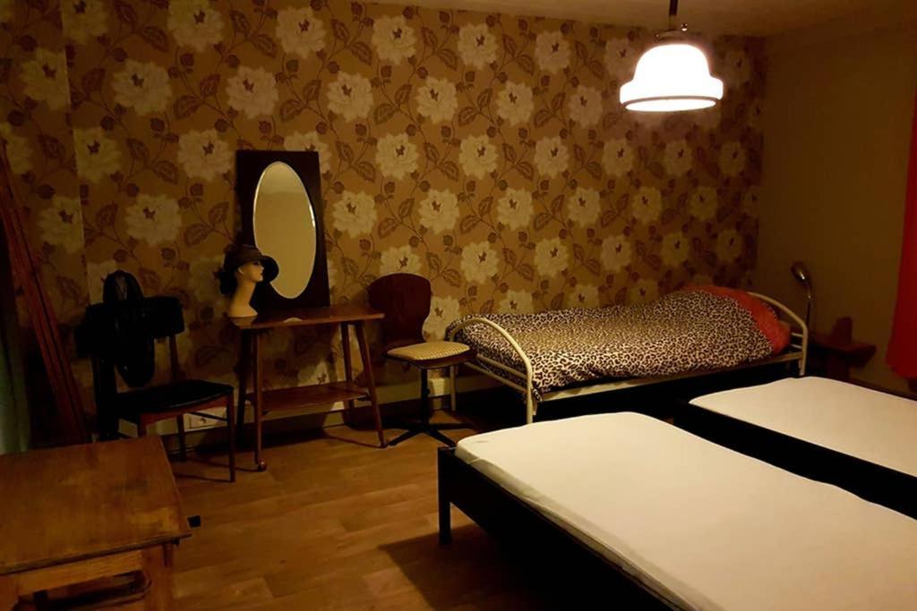 Vakantiewoning In Mol Centrum Met Eigen Bar "Casacuriosa" Екстер'єр фото